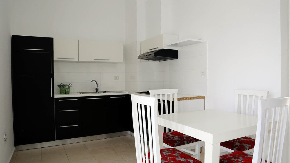 Bougainville Bay Apartments Sarandë Exteriör bild