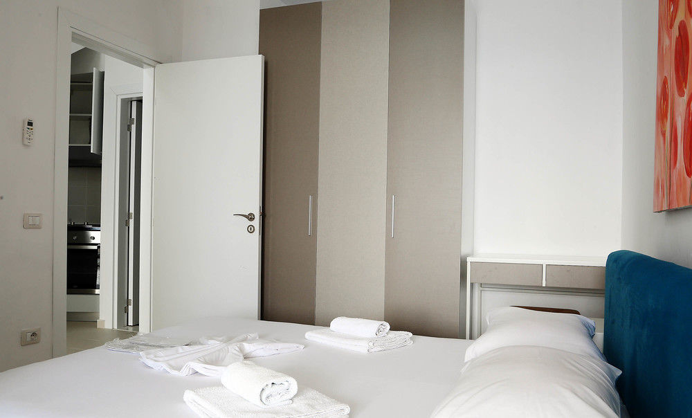 Bougainville Bay Apartments Sarandë Exteriör bild